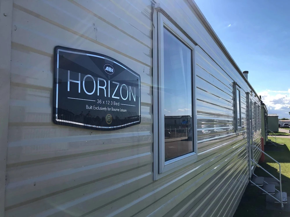 3 Bed 8 Berth Caravan in California Cliffs - D53