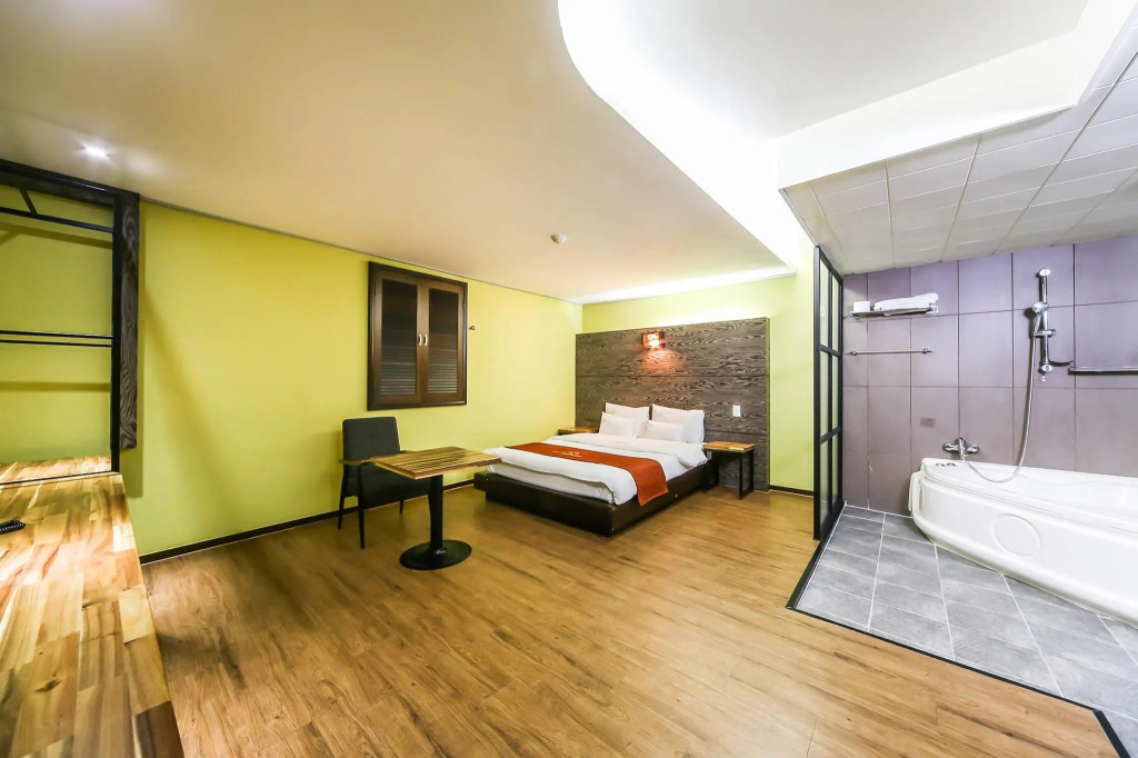 E Hotel Gumi