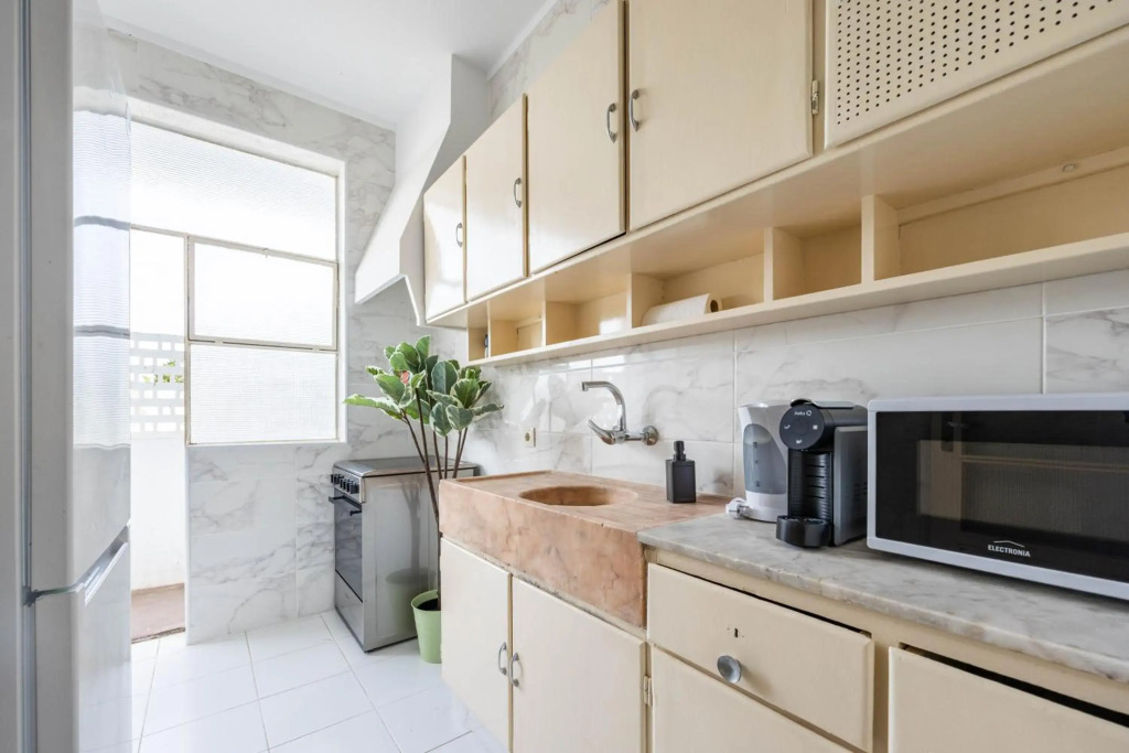 Convenient 3-Bedroom Apartment next to Bom Sucesso