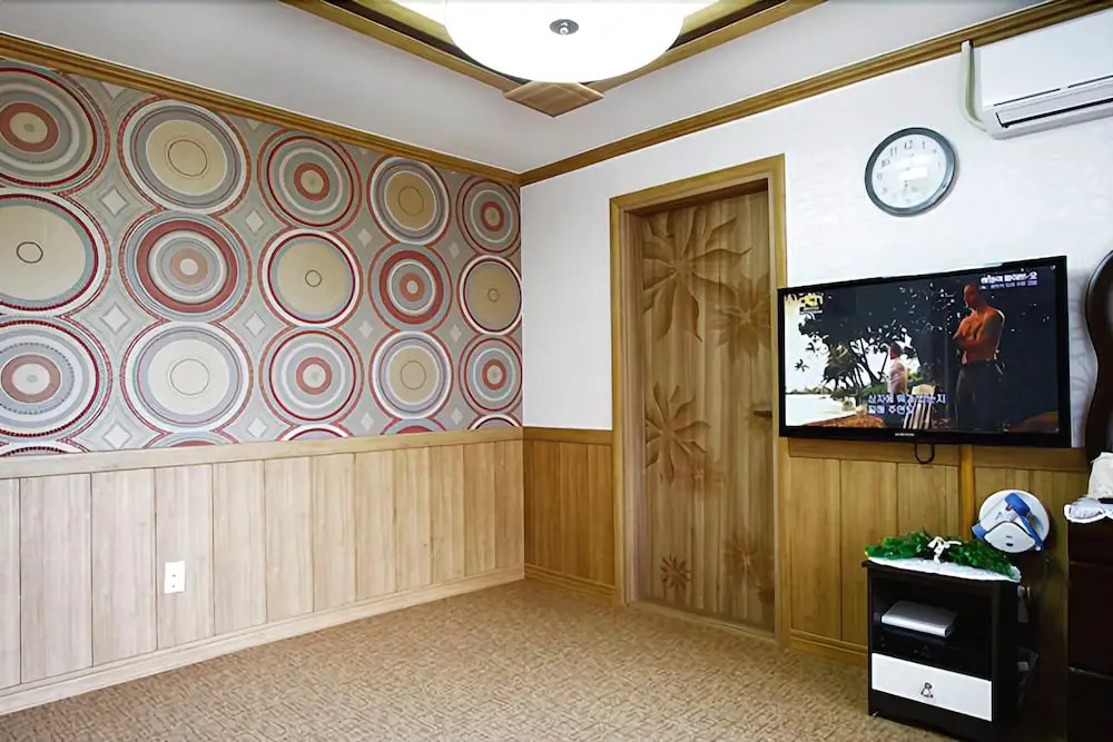 Geoje Solluna Pension