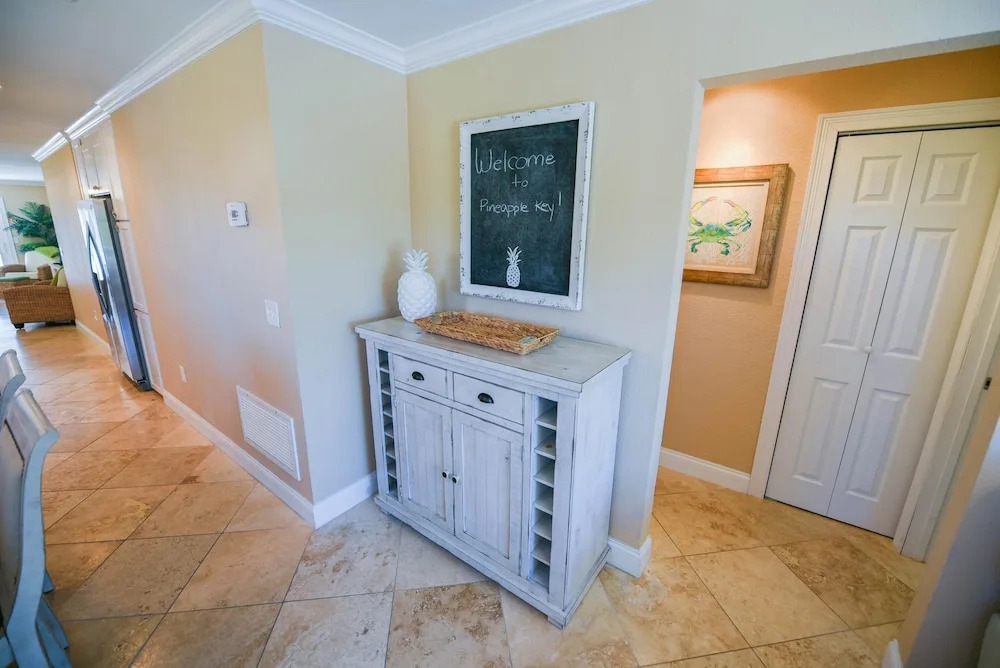 Pineapple Key Apartment 4