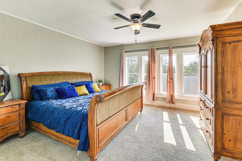 Near Campus & Casino: Family-friendly Durant Home!