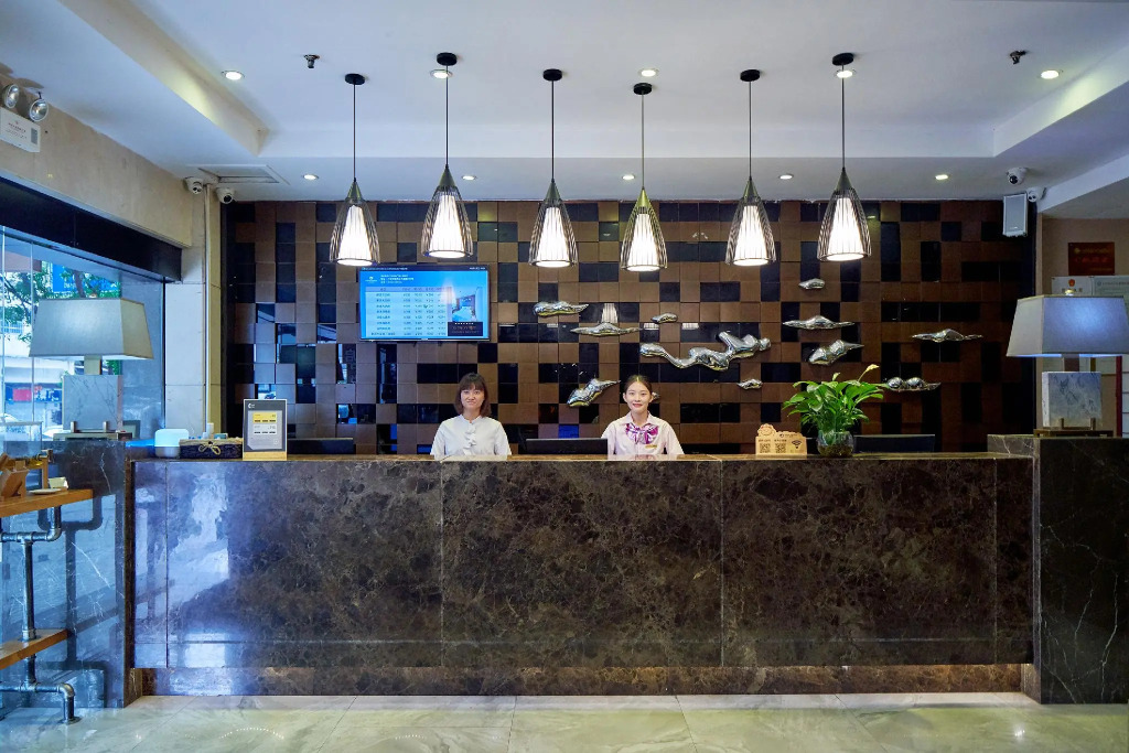 Yingshang Jinyi Hotel (Dade Road Branch)