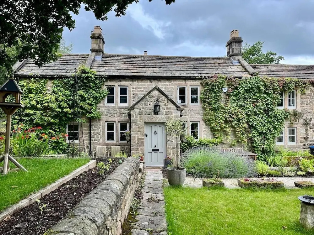 Beautiful and Spacious Peak District House