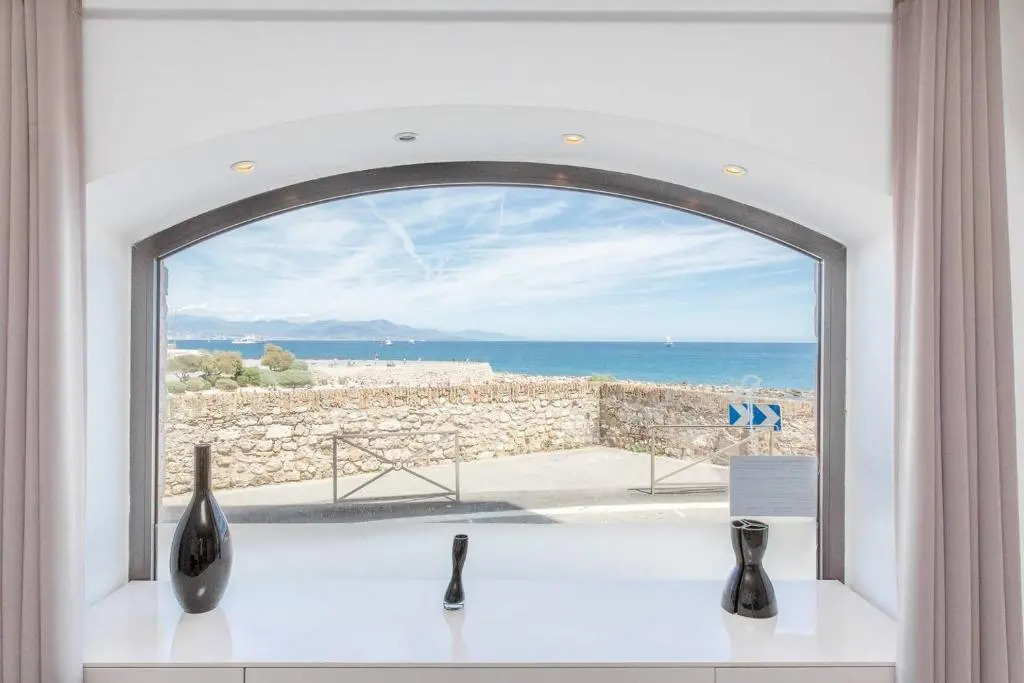appartement 4 personnes vue mer remparts Antibes