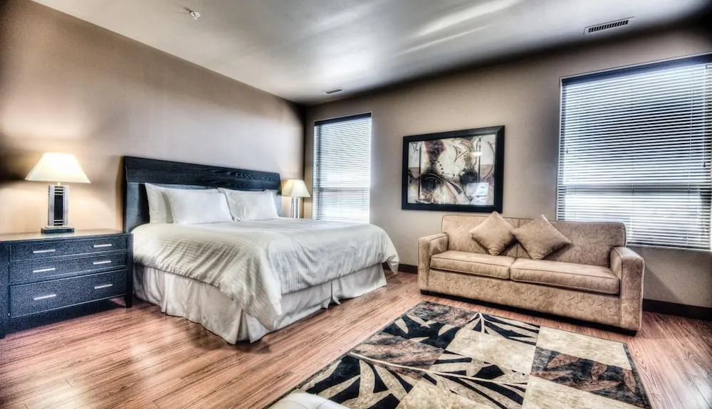Grand Inn & Residence- Grande Prairie