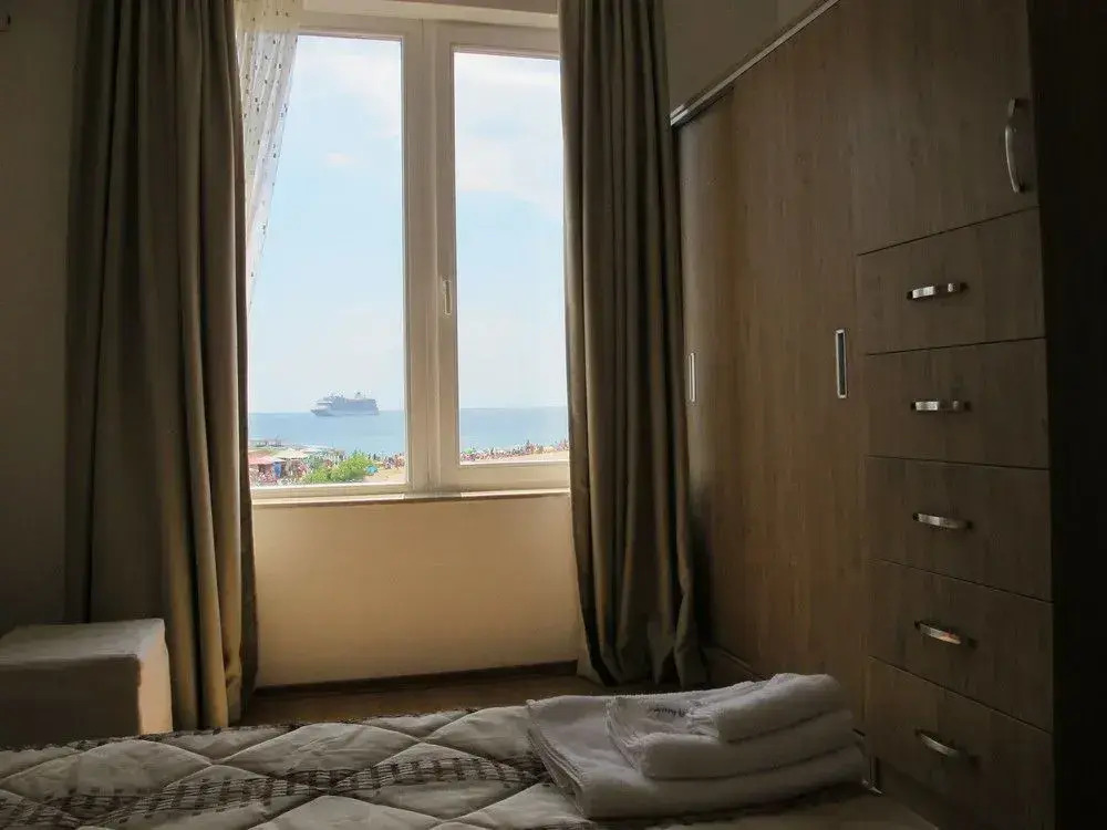 Aparthotel Crystal Beach I