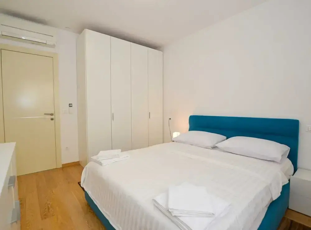Family Friendly Spacious Apartment With Garden and Terrace