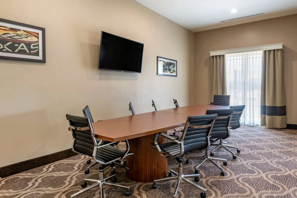 Comfort Suites - University