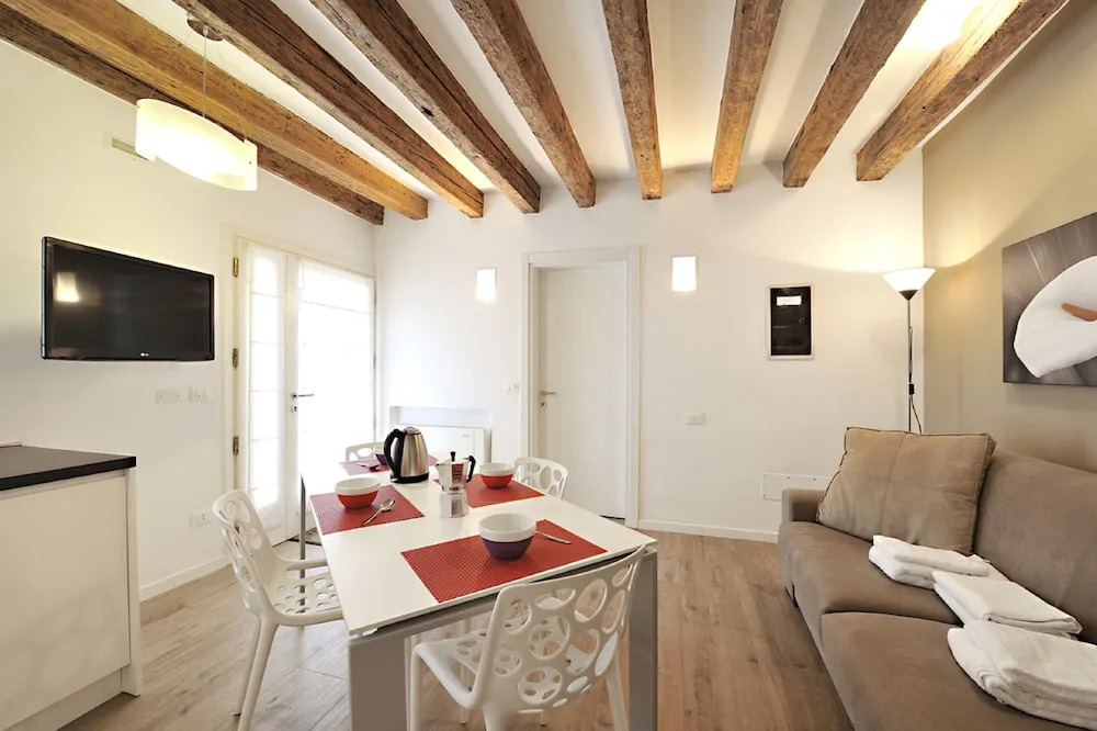 St. Mark'S Suite