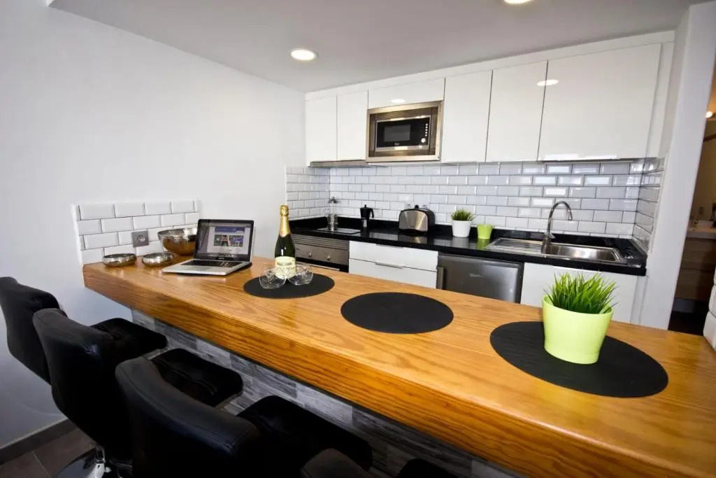 Club Valena 3, modern apartment, Wifi, close to amenities, beach at Matagorda