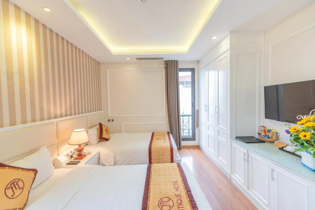 Ja Cosmo Premier Hotel
