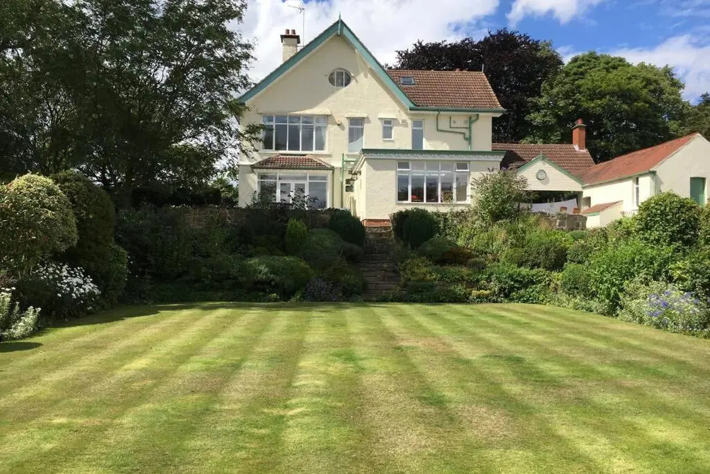 Large 2 ensuite bedroom flat with lovely views