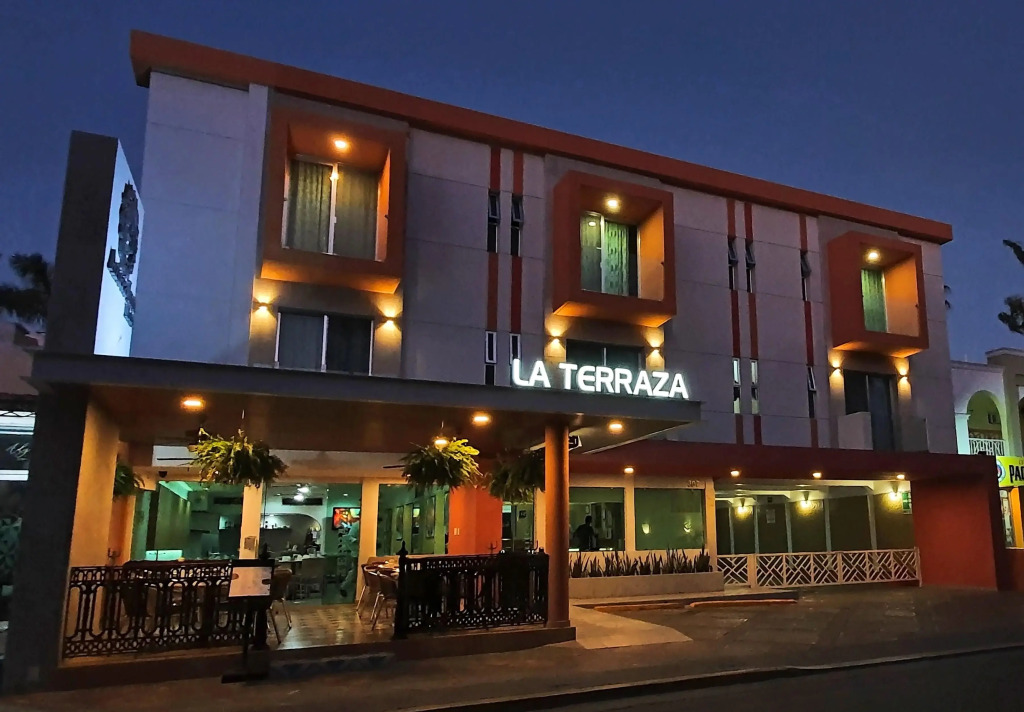 Hotel Azteca Inn