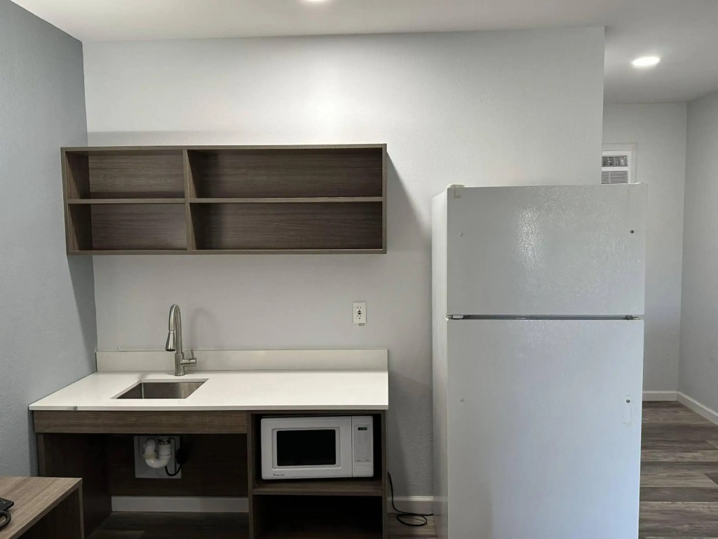 Suburban Studios Newport News - Hampton