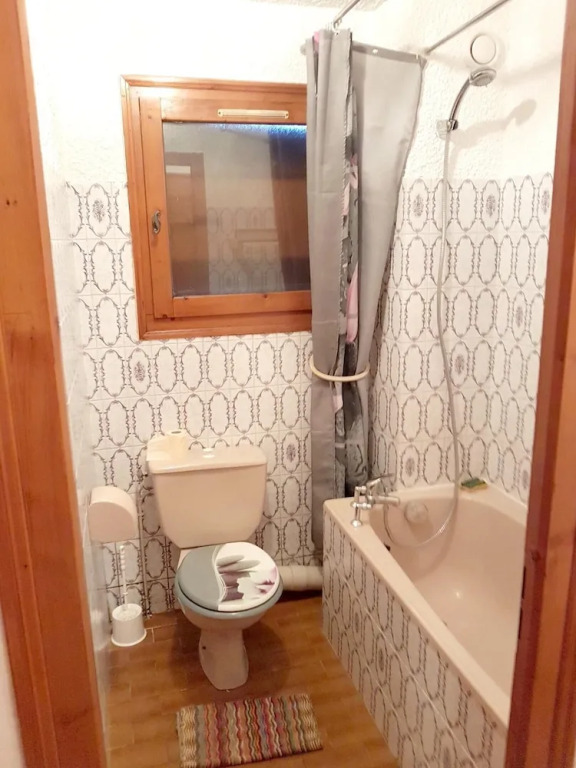 Studio in Demi-quartier, With Wonderful Mountain View - 600 m From the