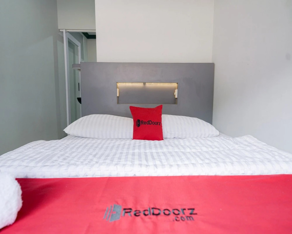 RedDoorz Syariah At Jalan Endro Suratmin Lampung