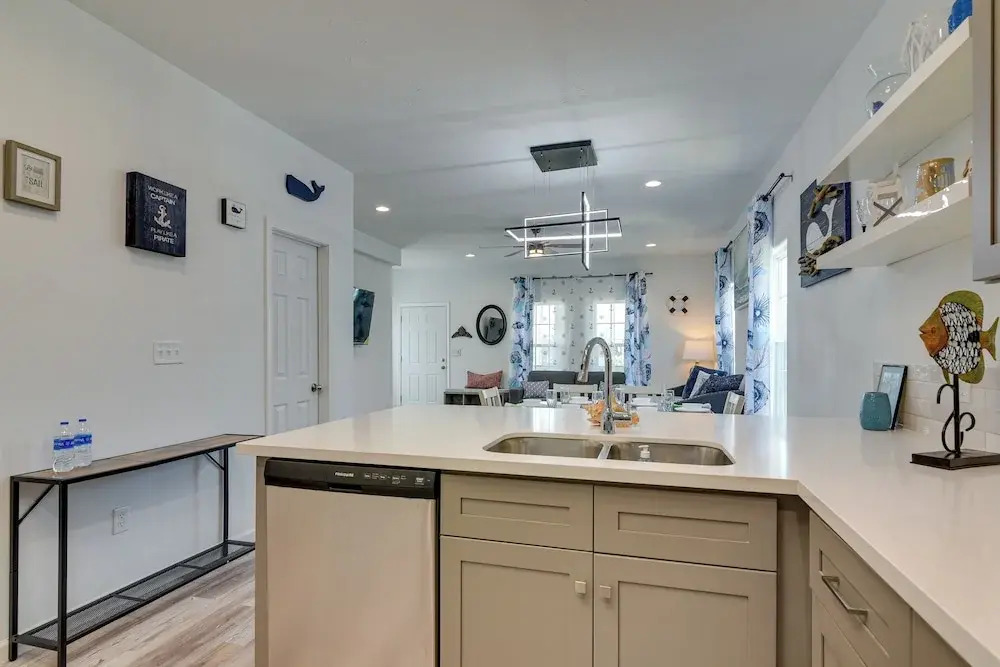 Walk to Gulf: Ocean-view Home in Crystal Beach!