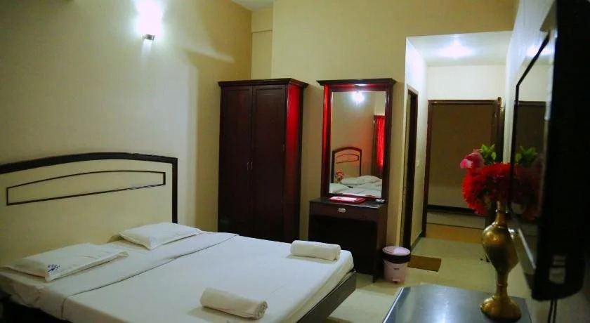 Hotel Vels Court