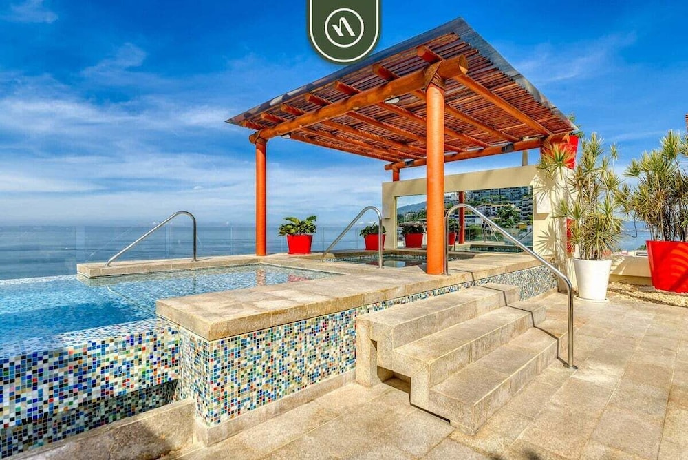 Amazing 1 BR Condo - Rooftop Pool - Bay View