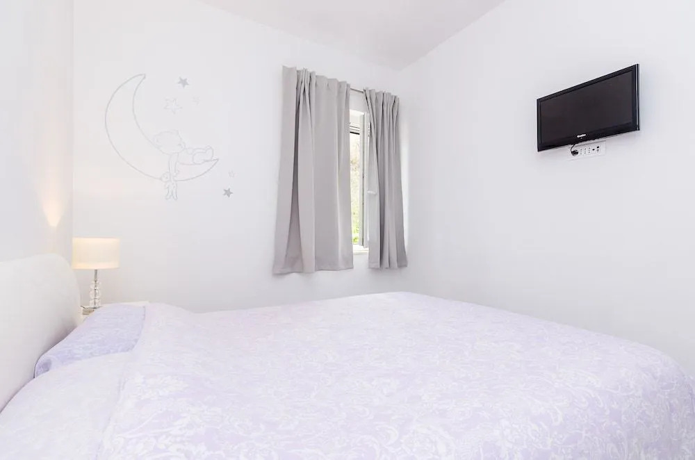 Apartment Lise Mokosica