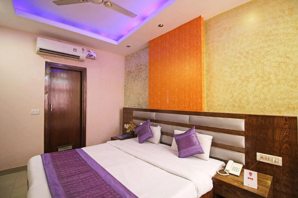 OYO 6096 Hotel Maharani Palace