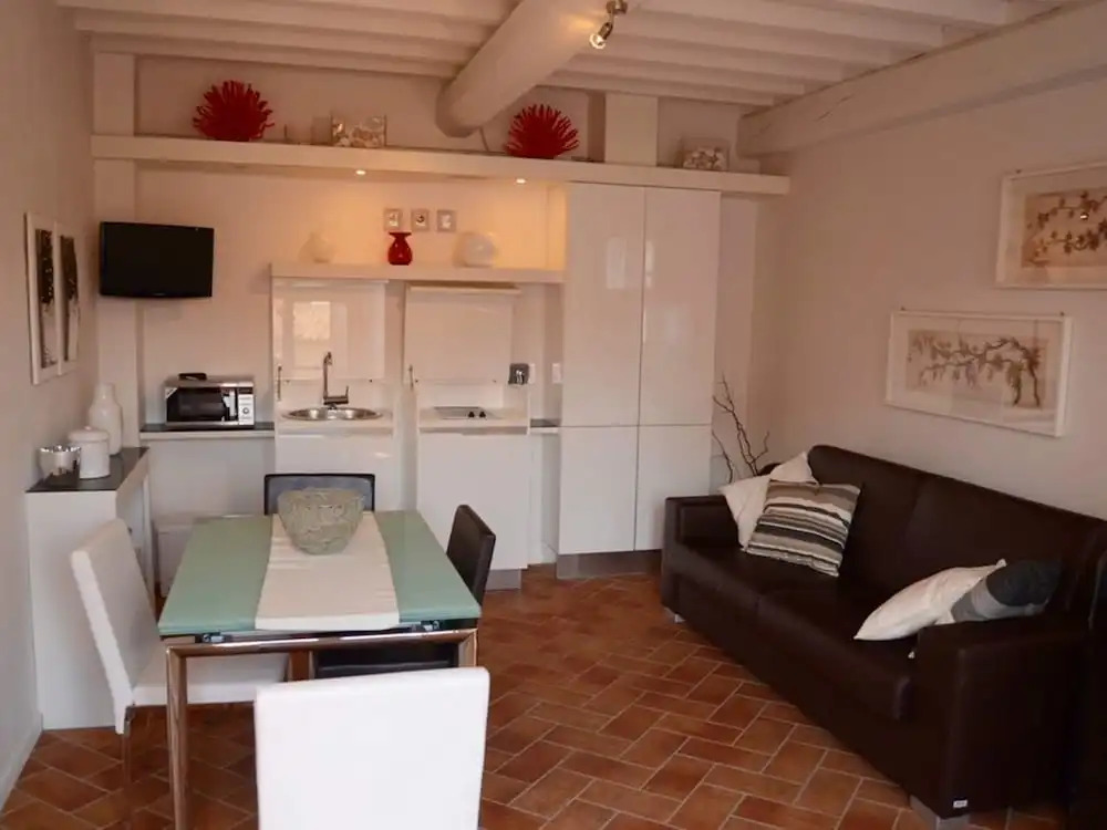 Cosy Apartment With Swimming Pool and Garden Close to Volterra and S Gimignano