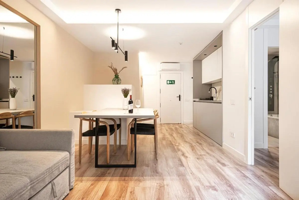Happy Apartments
