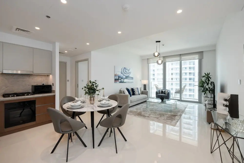 Contemporary 1BR w Dubai Marina Glimpse