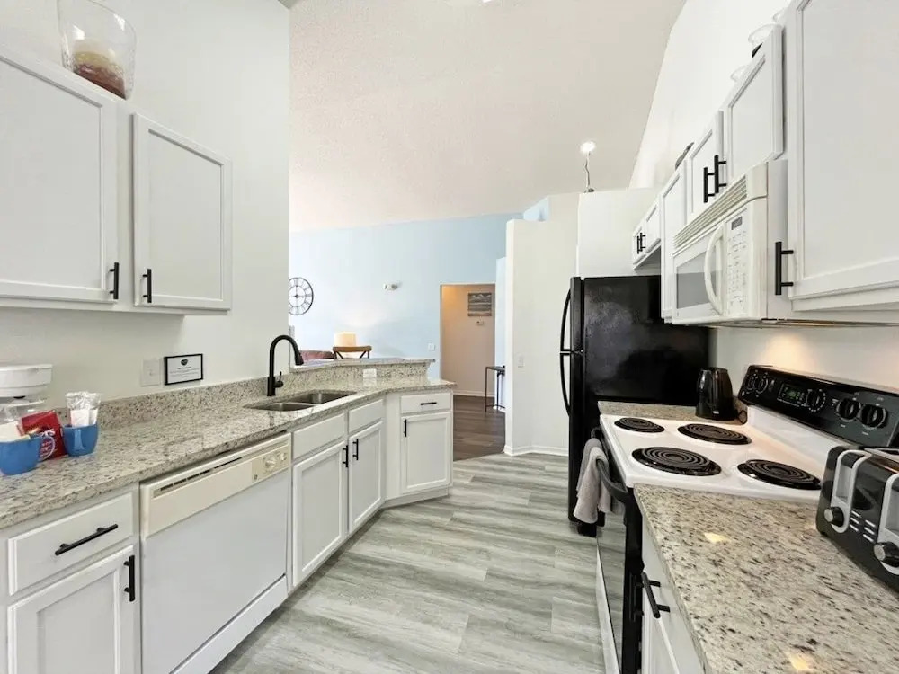 Langham Villa 3 Bedroom Home by RedAwning
