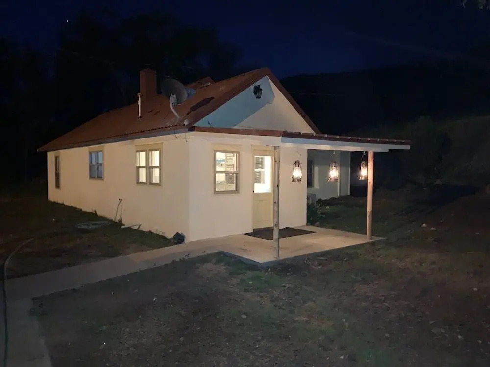 Valentine's Northern New Mexico Mountain Ranch On Colorado Border 2 Bedroom Retreat by RedAwning