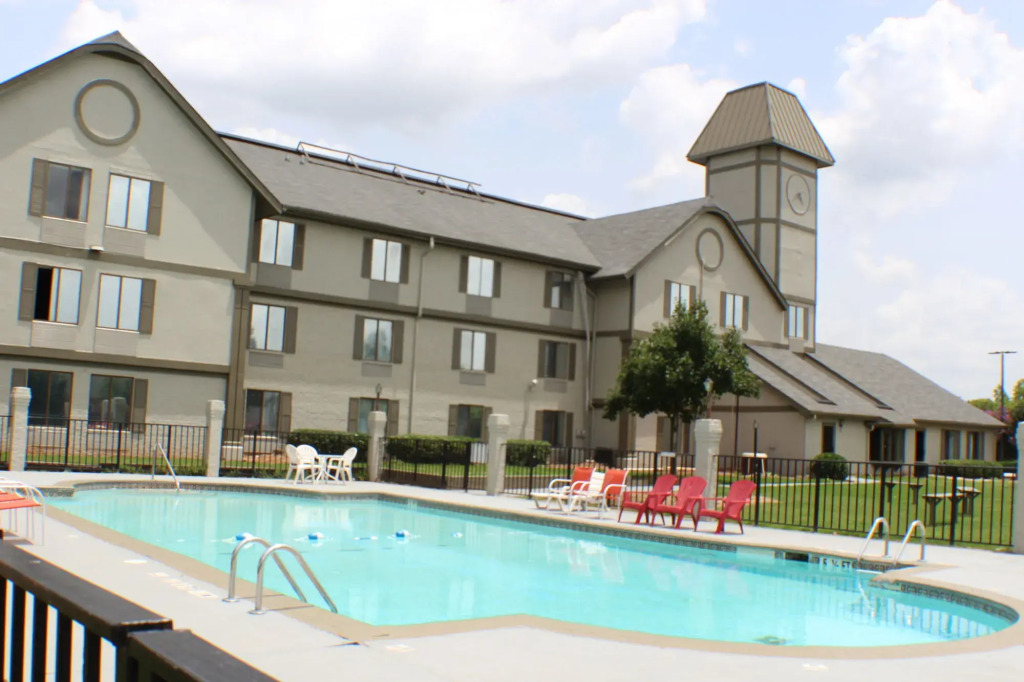 Rite4us Inn & Suites