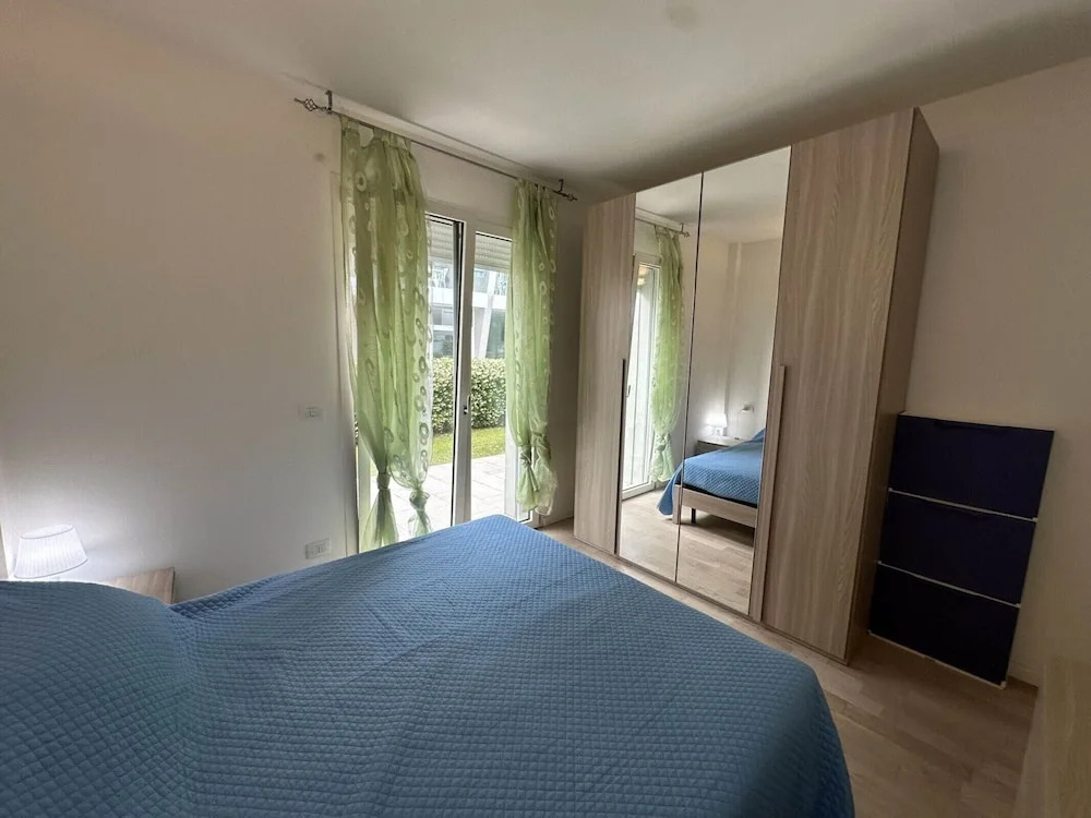 Bright new Apartment Between Beach and City Centre