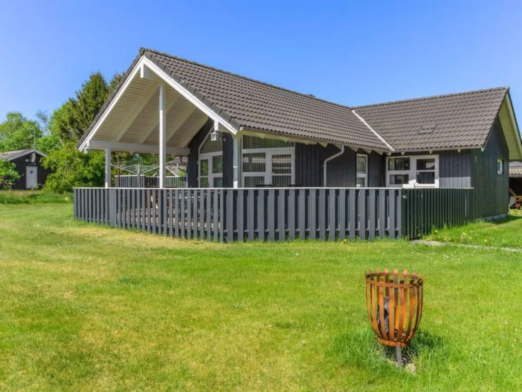 Holiday Home Lyydia - 1km from the sea by Interhome