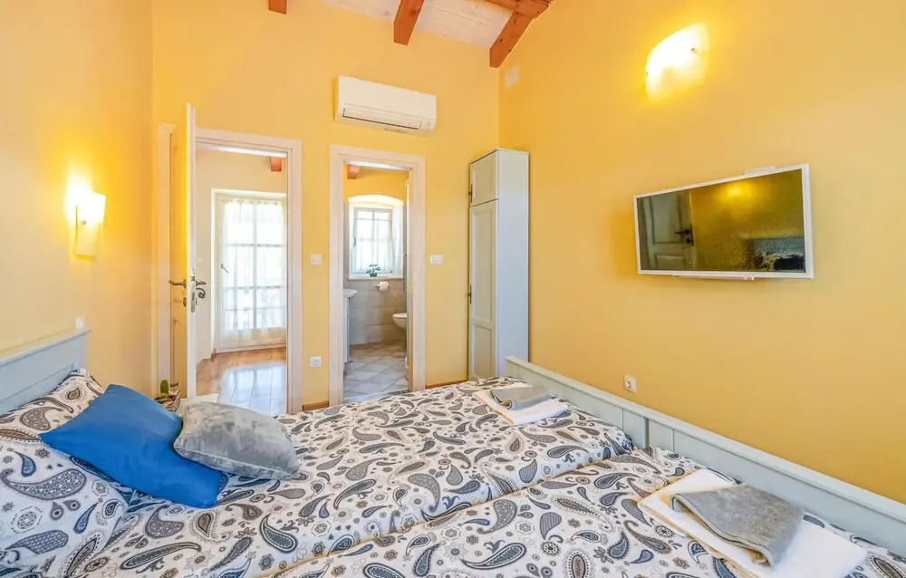 Beautiful Home in Pula With Wifi and 3 Bedrooms