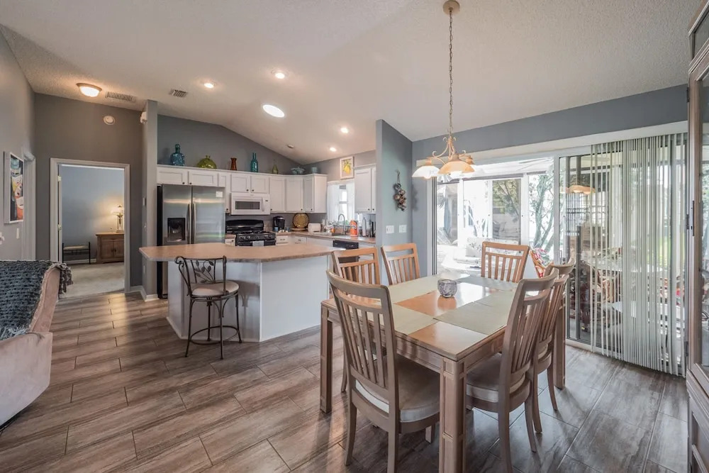 Deerfield Lane 1253 by White Pelican VR