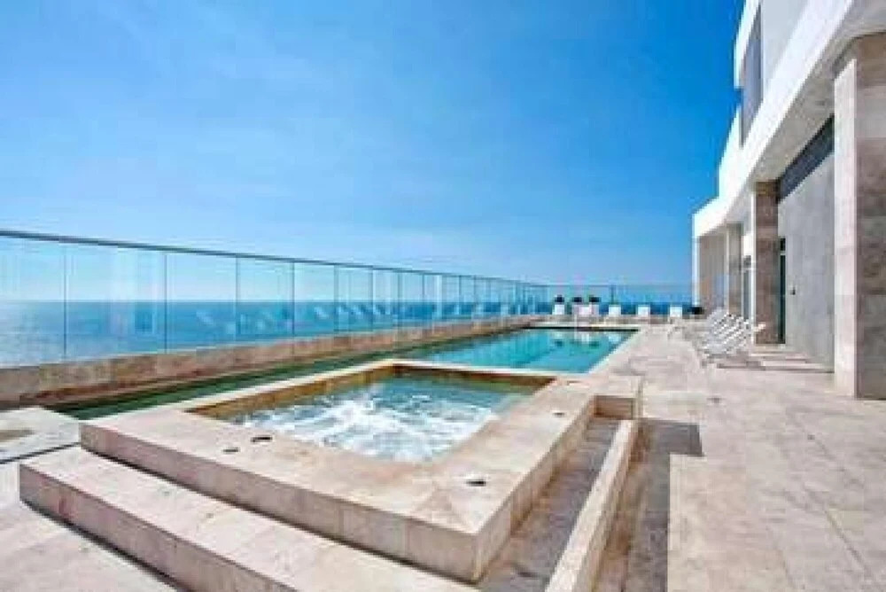 3BR Chic Oceanfront Apartment With Amazing City and Ocean Views