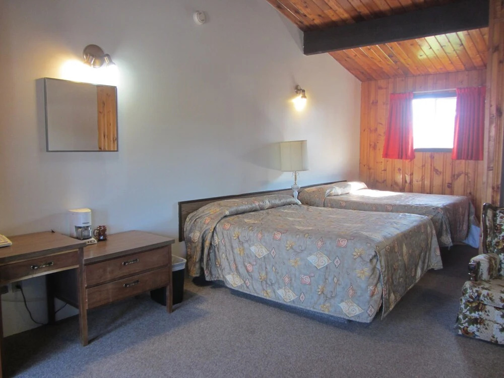 Pembina River Inn