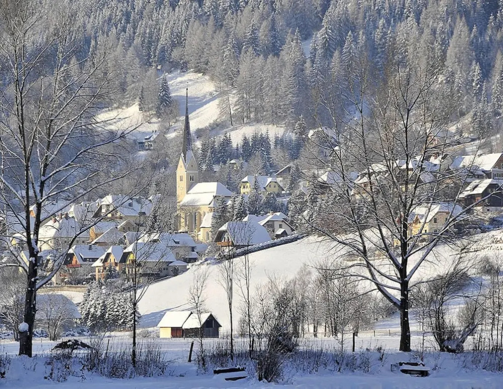 Huge Apartment in Sankt Margarethen im Lungau near Ski Lift