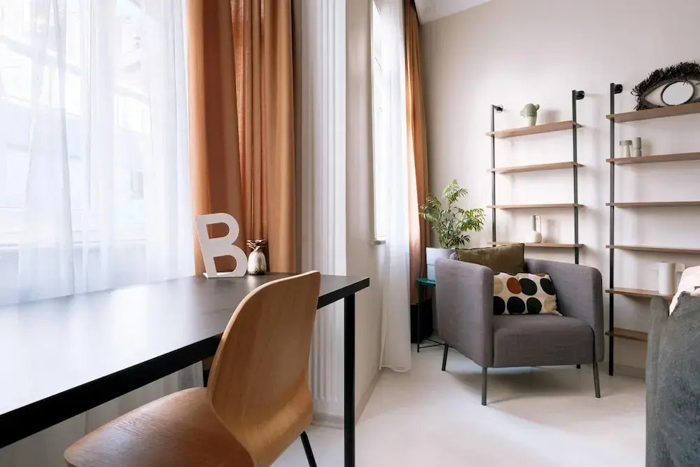 Modern Spacious Flat w Balcony 5 min to Taksim