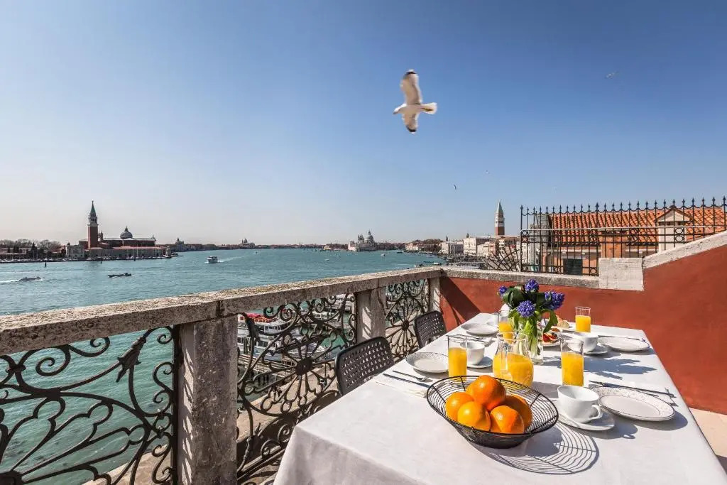 Ca' del Santo Canal View and Terrace