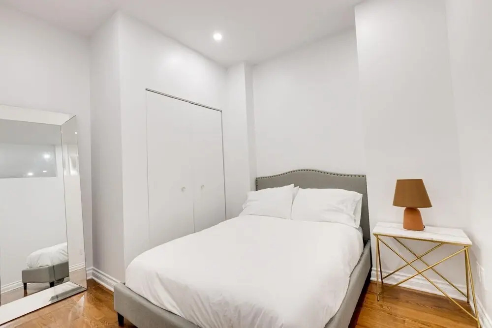 M11 Beautiful Cozy 2BR w AC Perfect Location