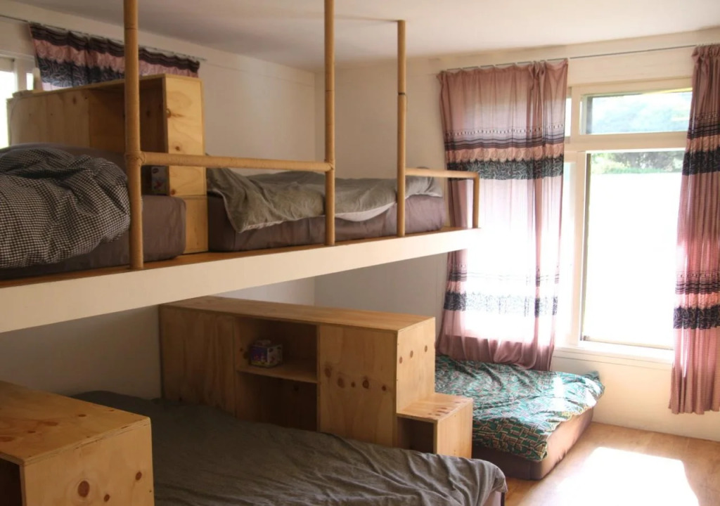 V Mansion Guesthouse