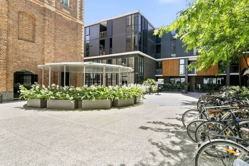 Collingwood Cool 2-bed, Balcony, Gym, Rooftop