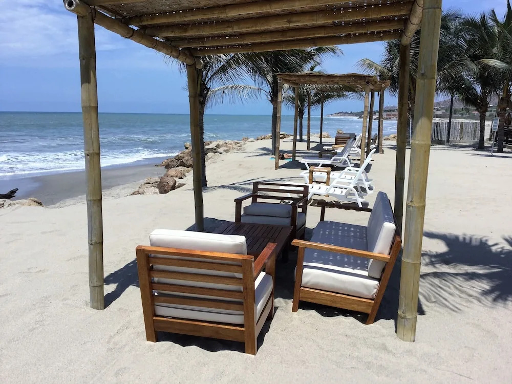 Hotel Punta Camarón Bungalows & Suites