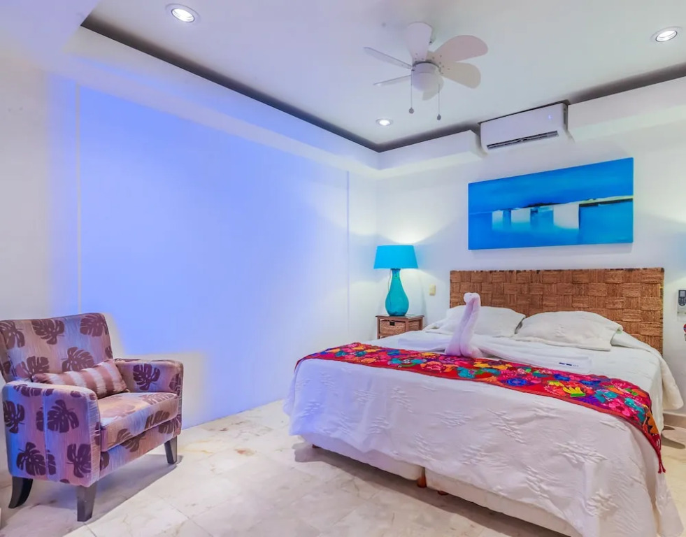Deep Blue Condos - Entire