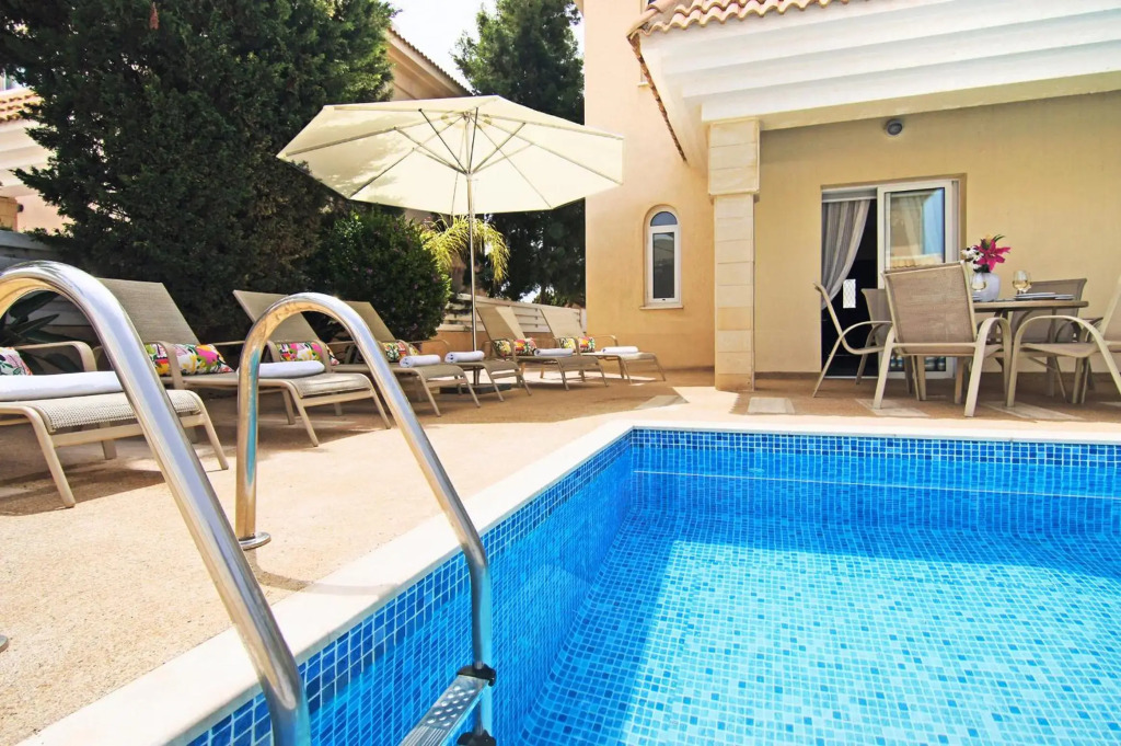 Villa Alyson