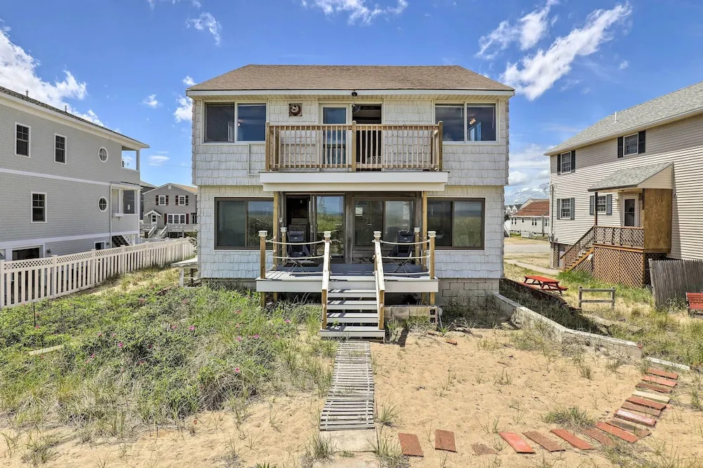 Charming Oceanfront Home on Salisbury Beach
