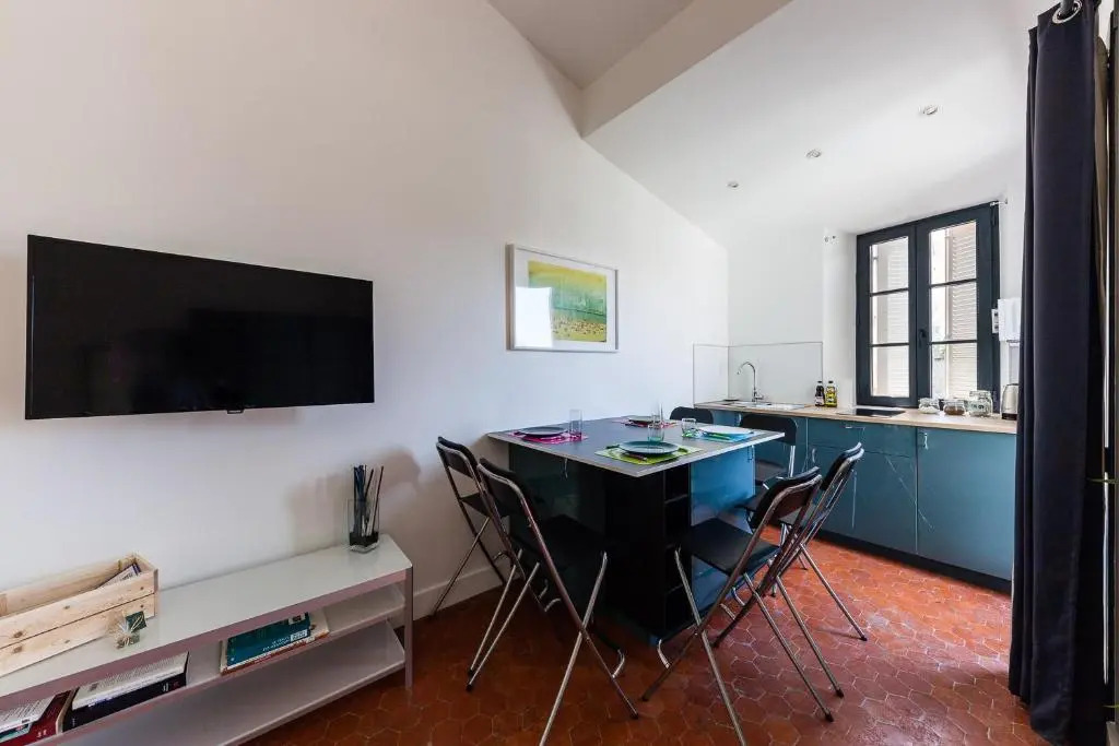 Chez Nous - 7 Appartements sur le Vieux Port