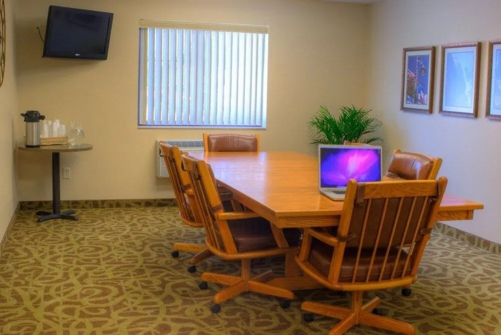 Shenandoah Inn & Suites